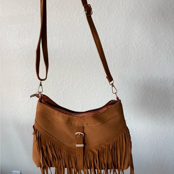 Fringed Tan Shoulder Bag New - Picture 3 of 4